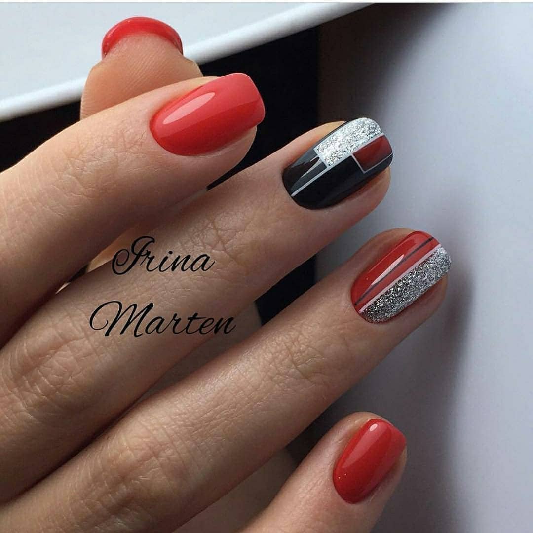 Красный маникюр на короткие ногти квадратной формы