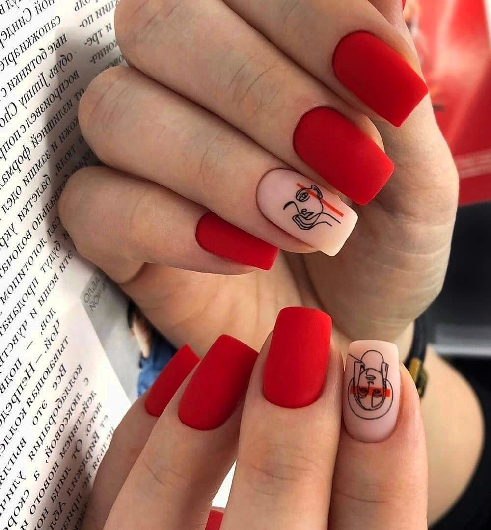 Красный маникюр Минимализм