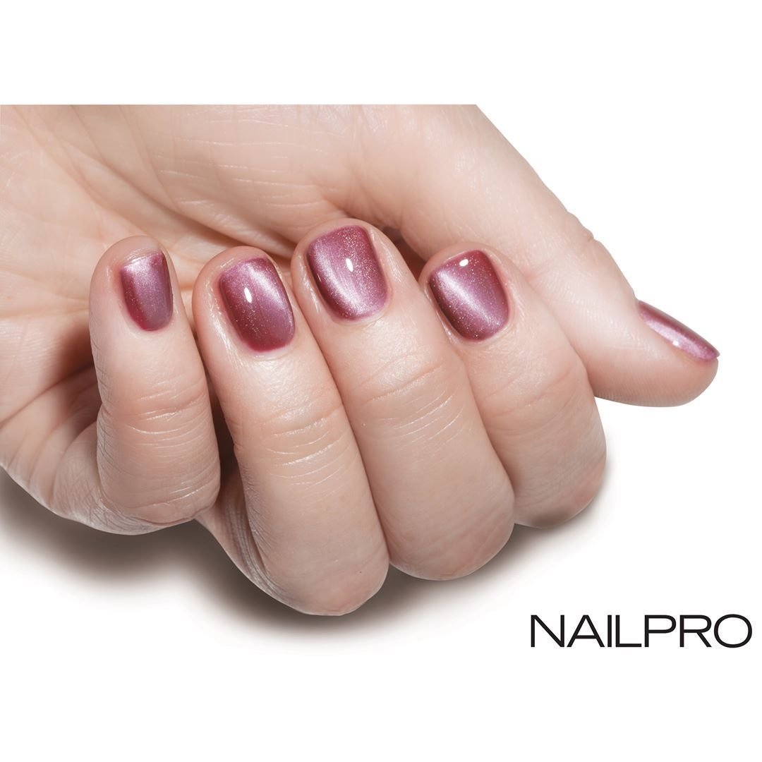 Ногти кошачий глаз разноцветные