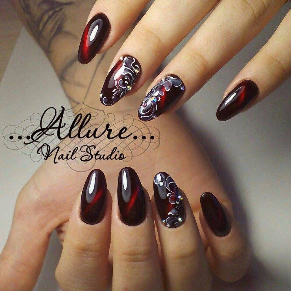 Маникюр розовый кошаче глаза