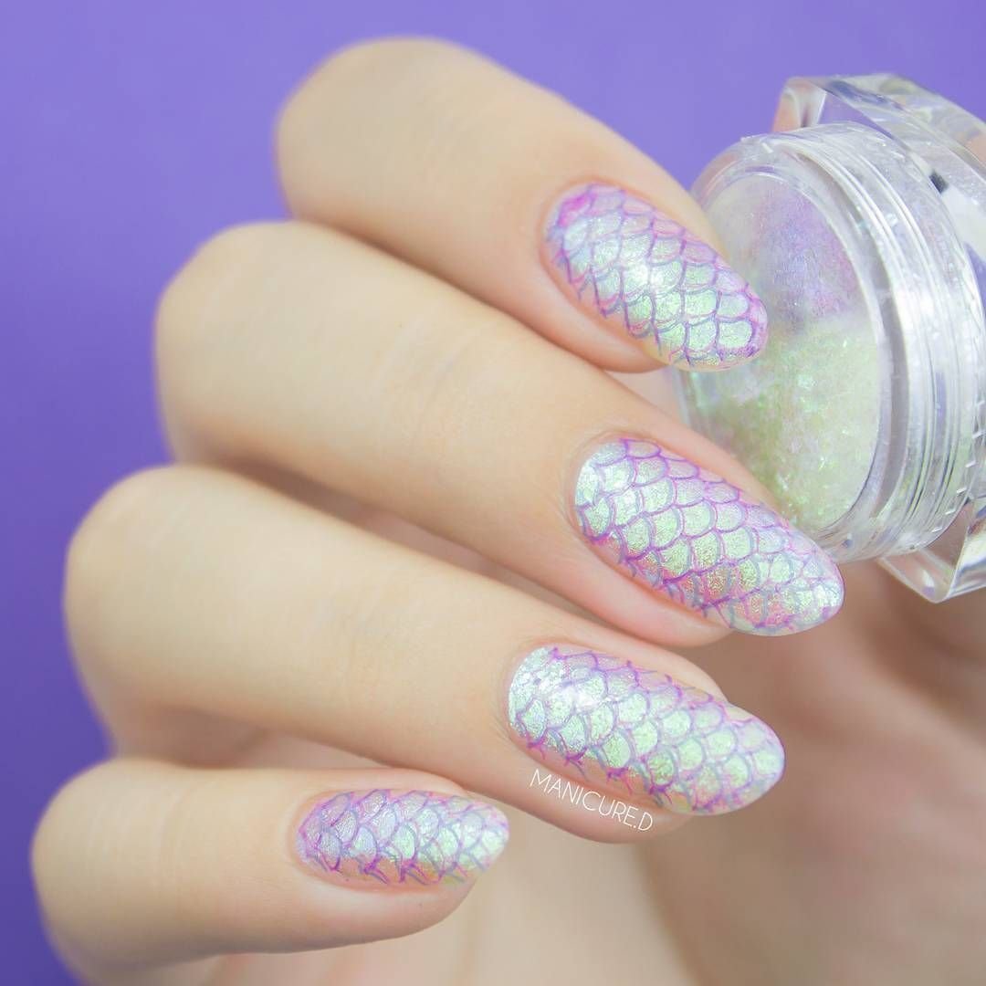 Гель лак с белыми хлопьями