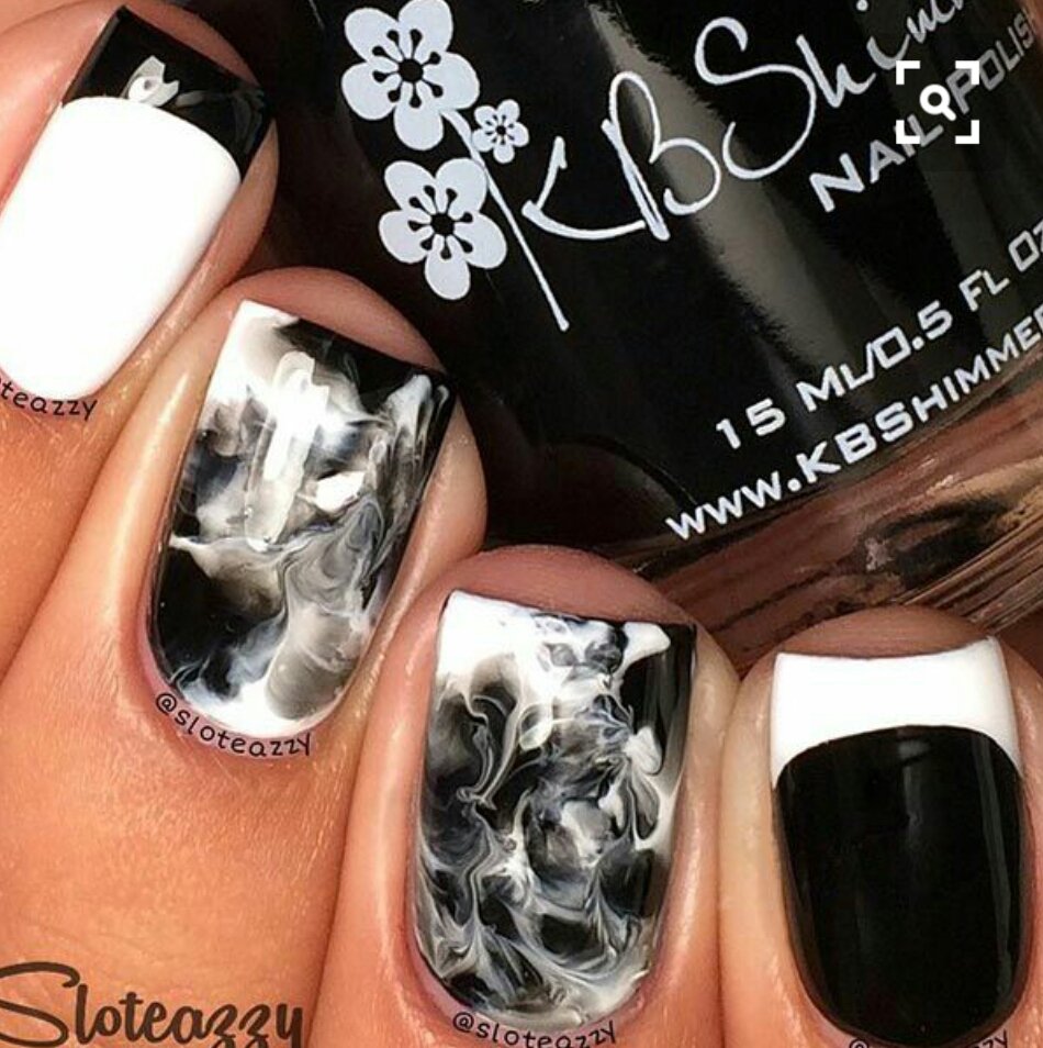 Маникюр в черно белом стиле