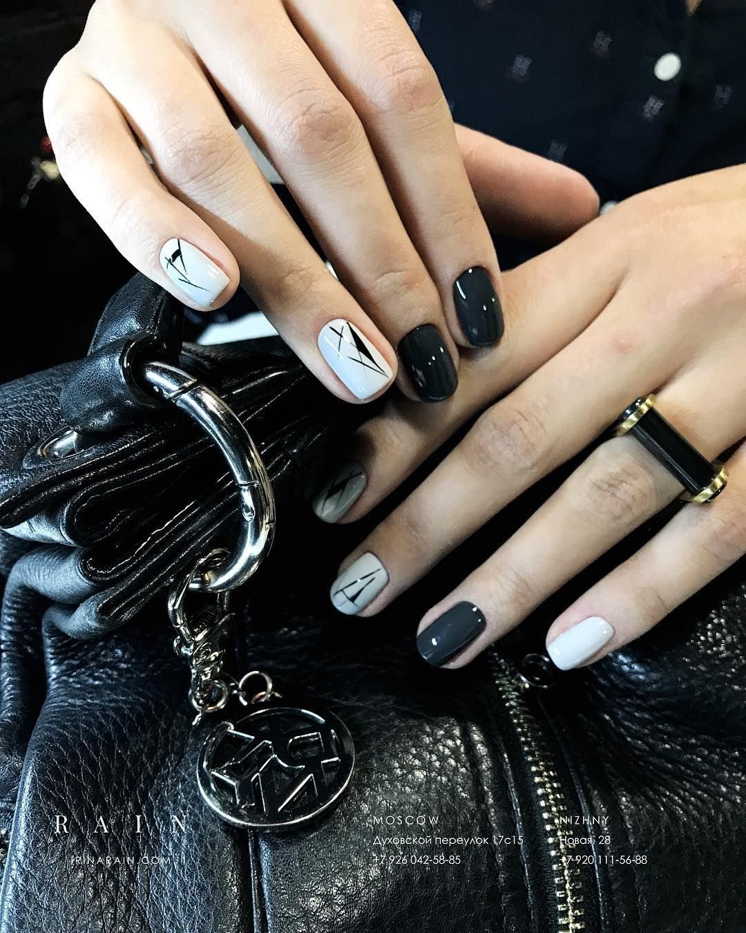 Риз Уизерспун ногти