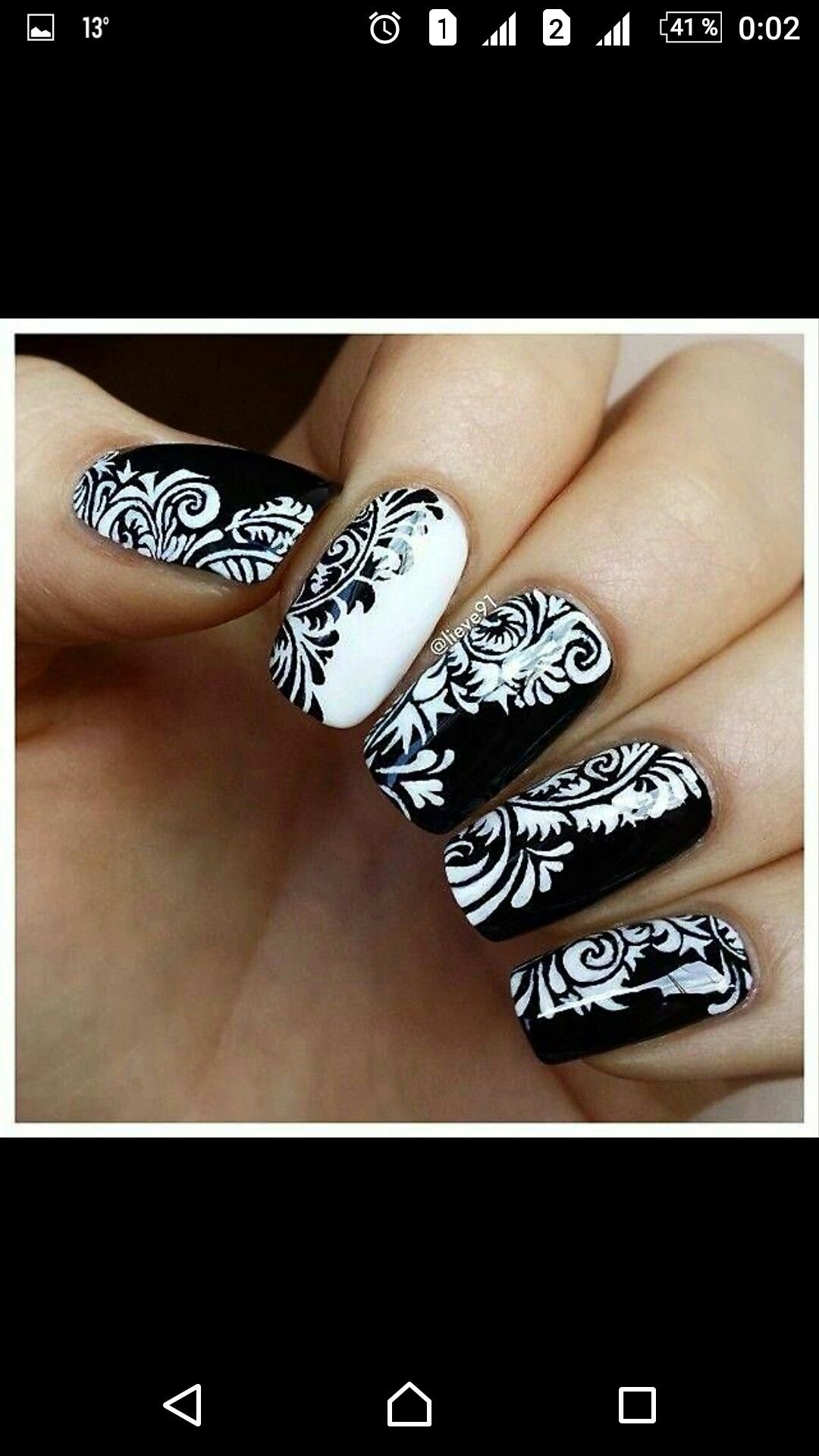 Маникюр под бежевое платье