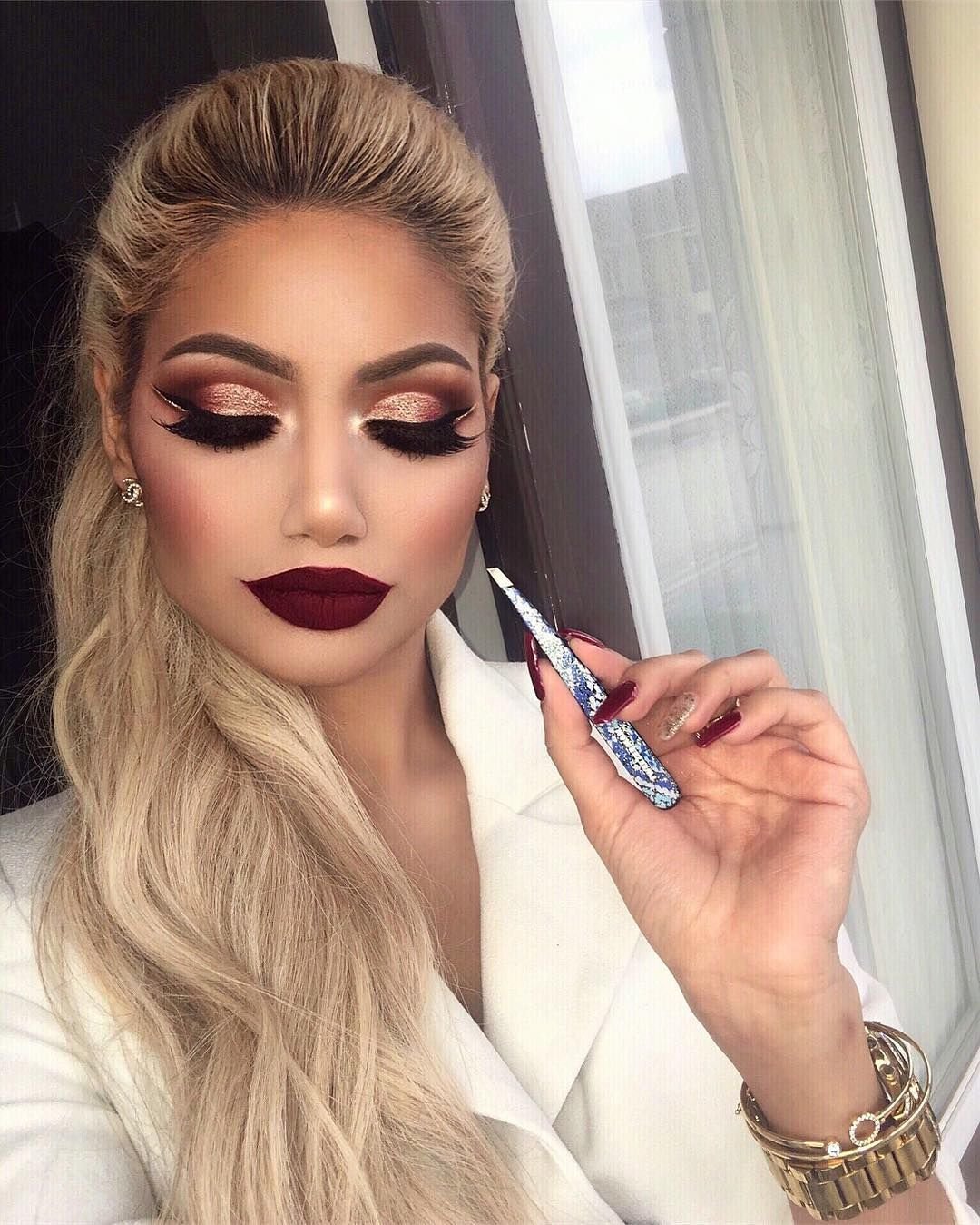 Модель макияж