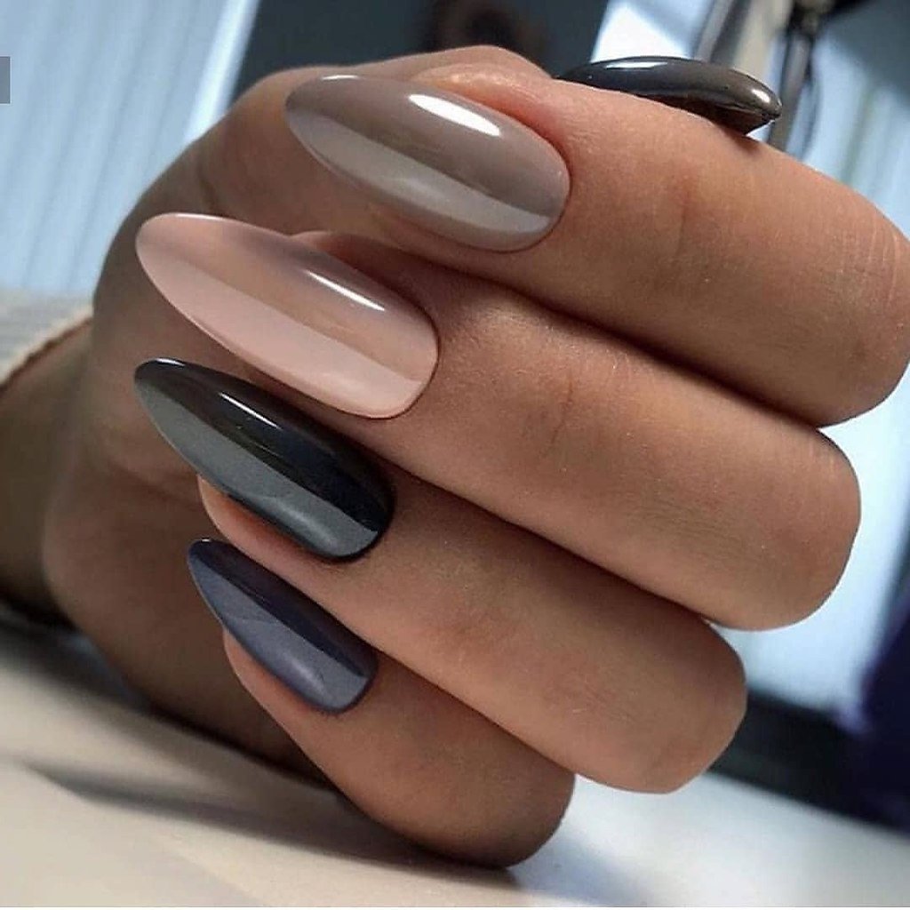 Омбре нюд на длинные ногти