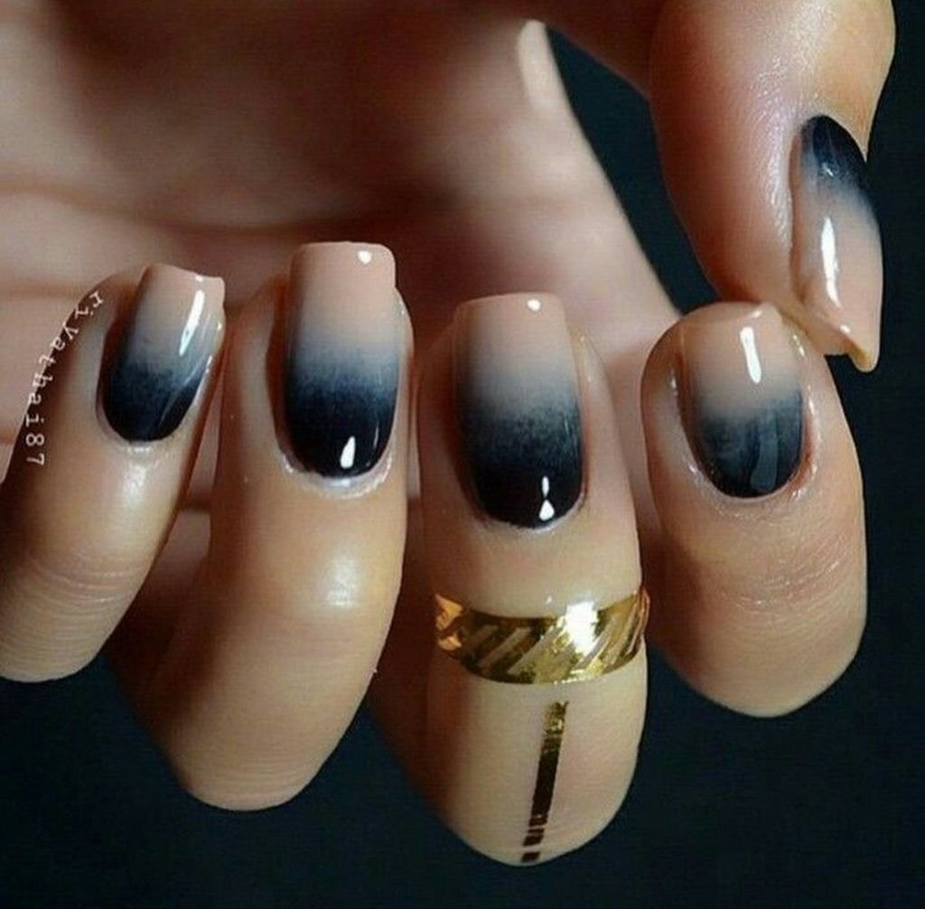 Коричневый маникюр однотонный