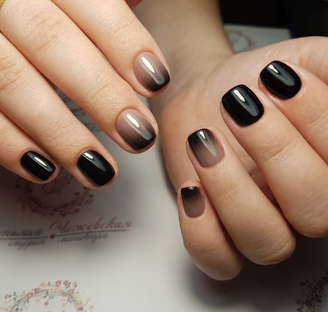 Маникюр на короткие ногти бежевый с черным