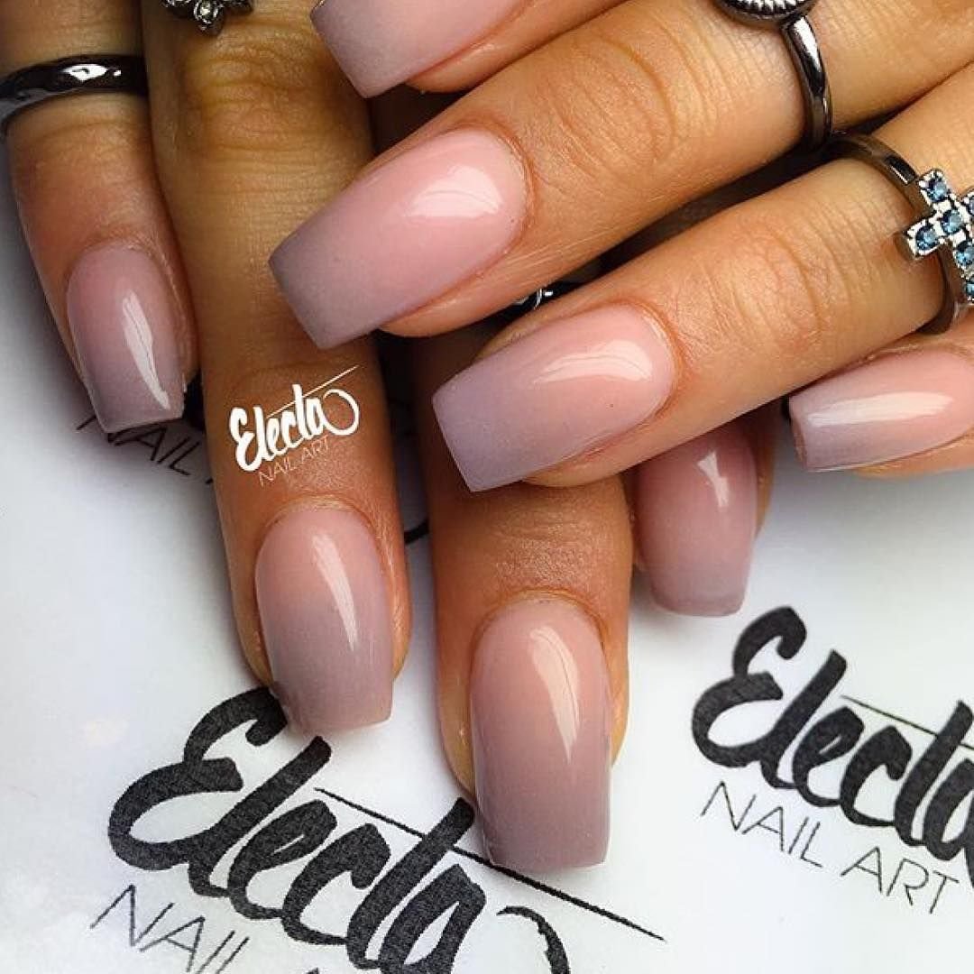 Маникюр 2022 темные оттенки миндаль