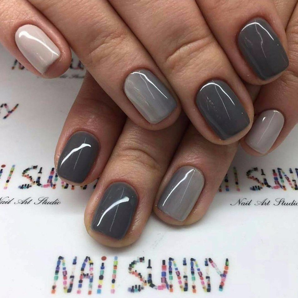 Маникюр света коричневый