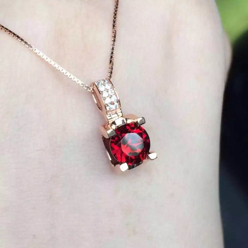 Медальон рубиновый