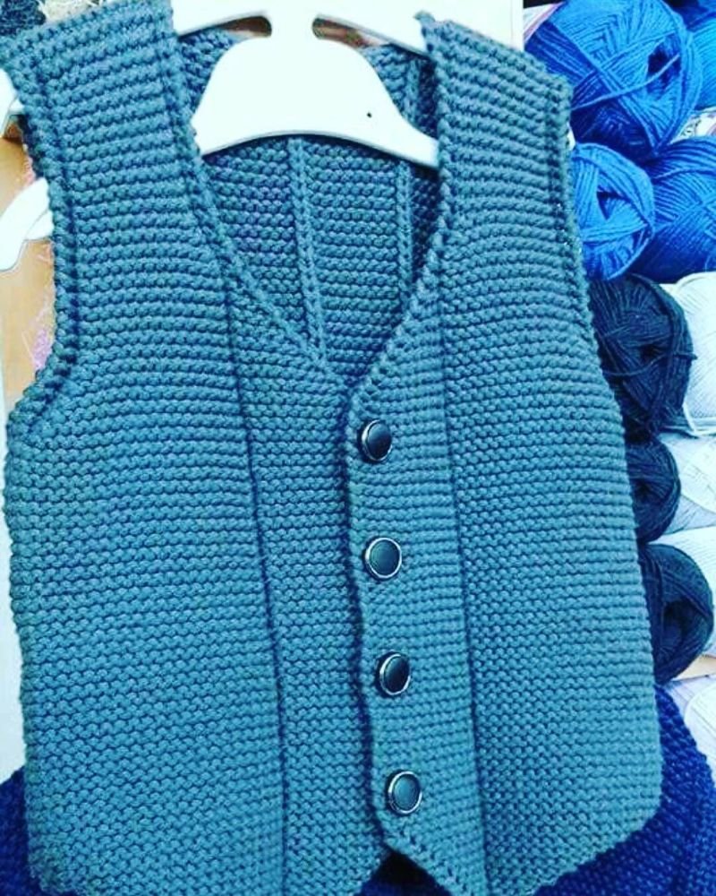 Жилетка мужская детская вязаная