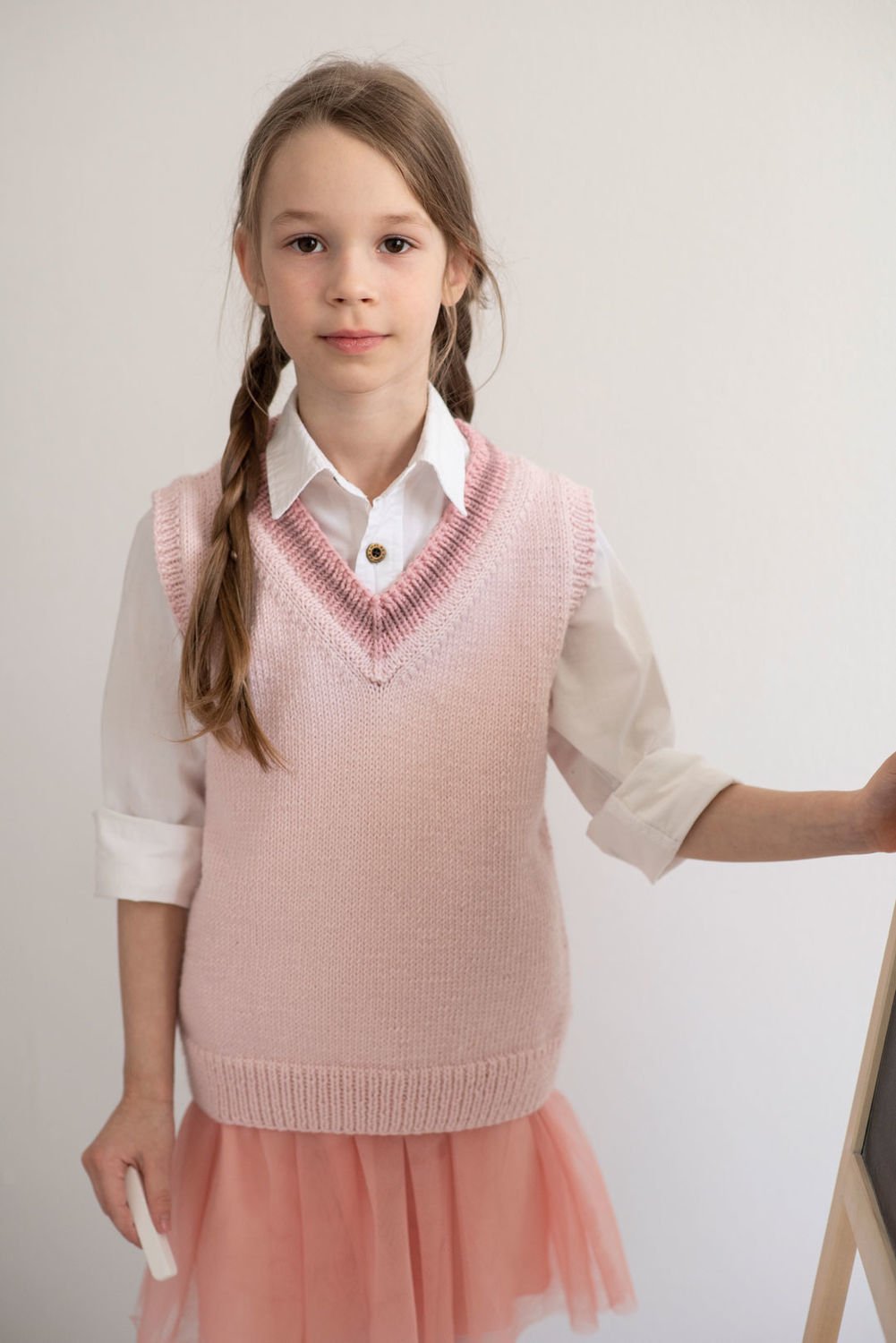 Трикотажная жилетка для девочки