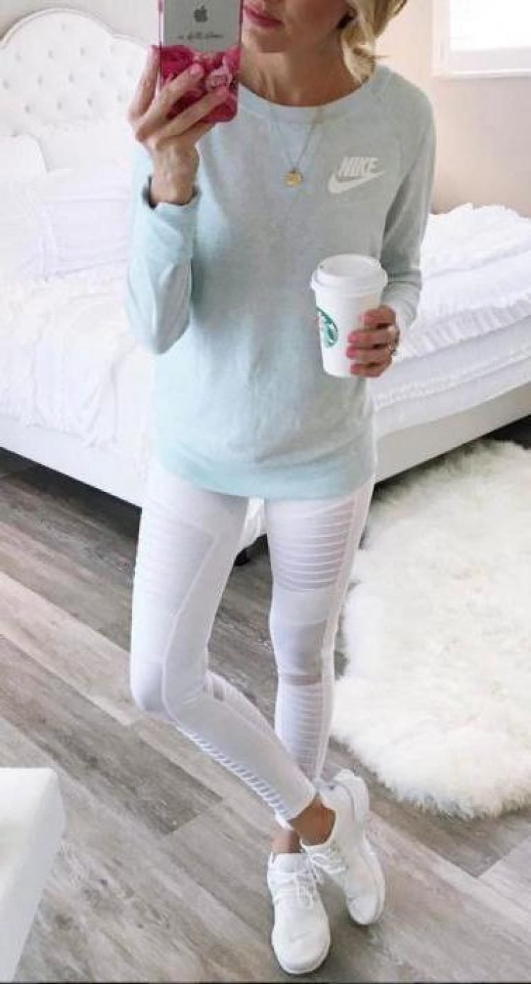 Луки с белыми лосинами