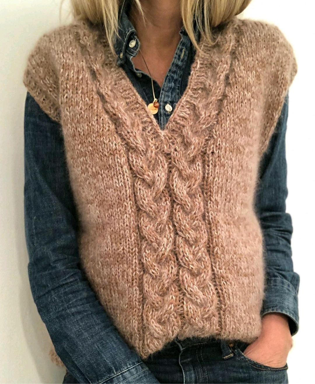 Элизабет Смит жилет спицами