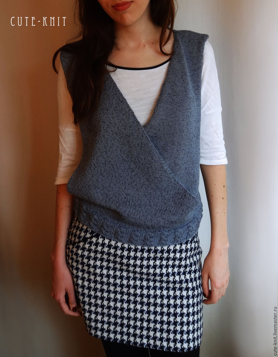 Жилет женский удлиненный вязаный