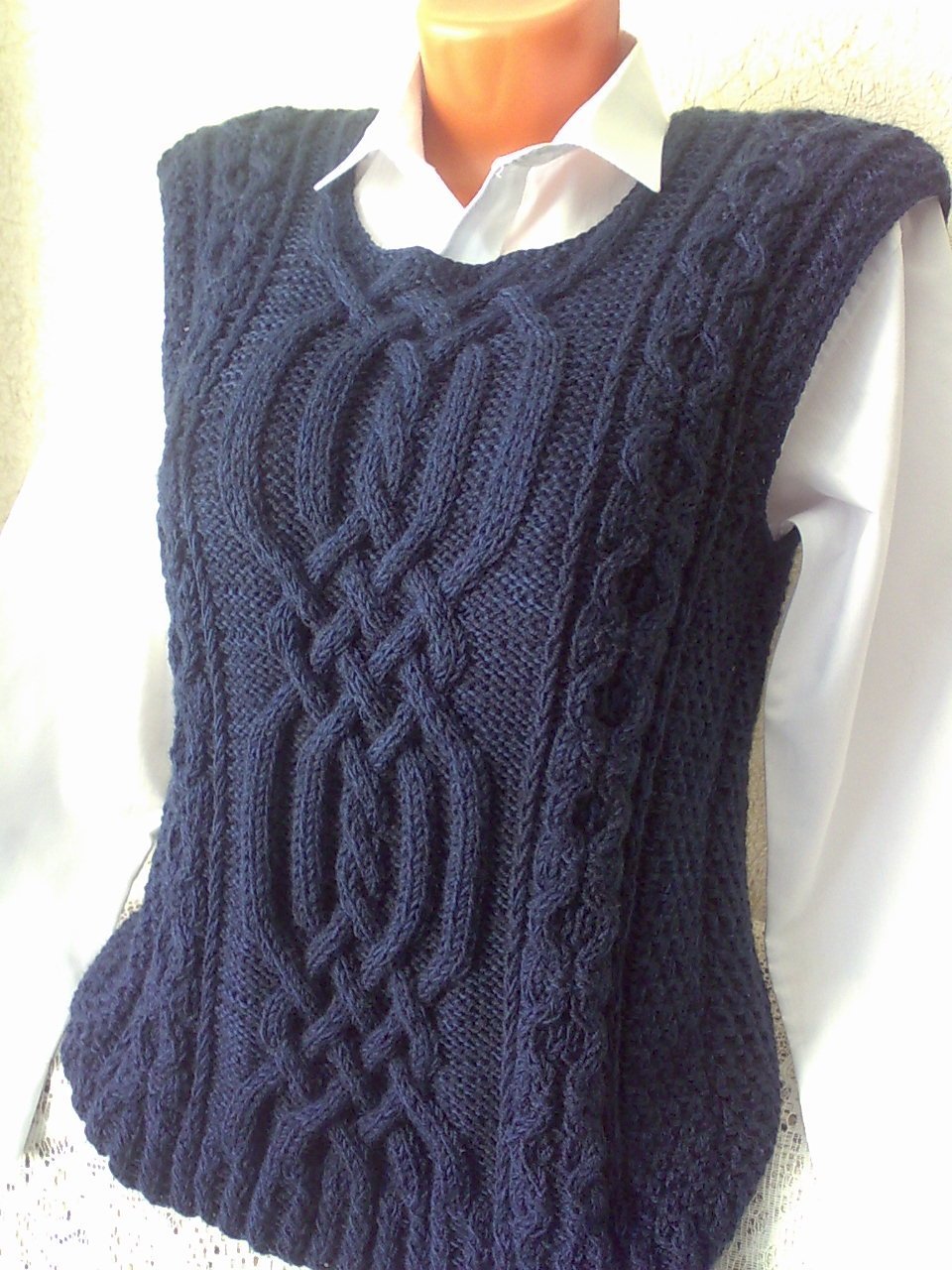 Безрукавка женская спицами