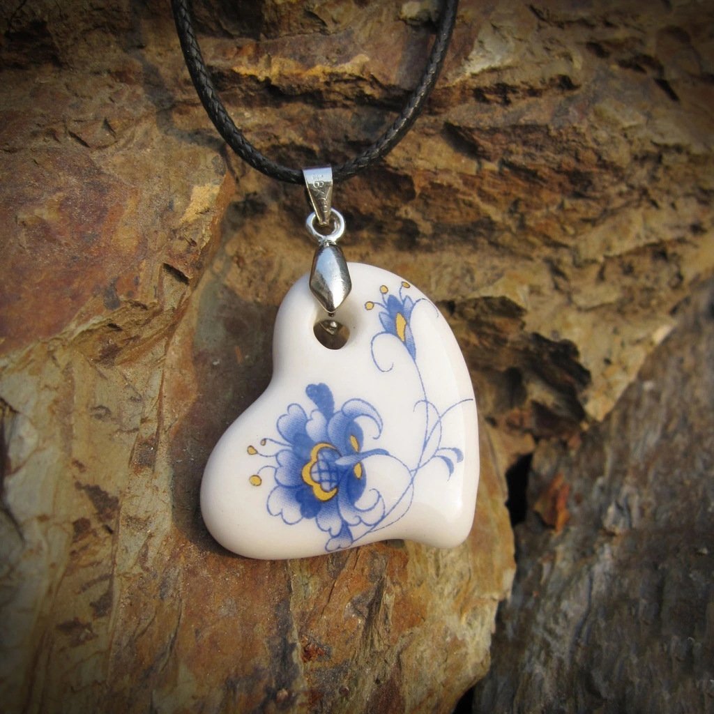 Глиняные украшения