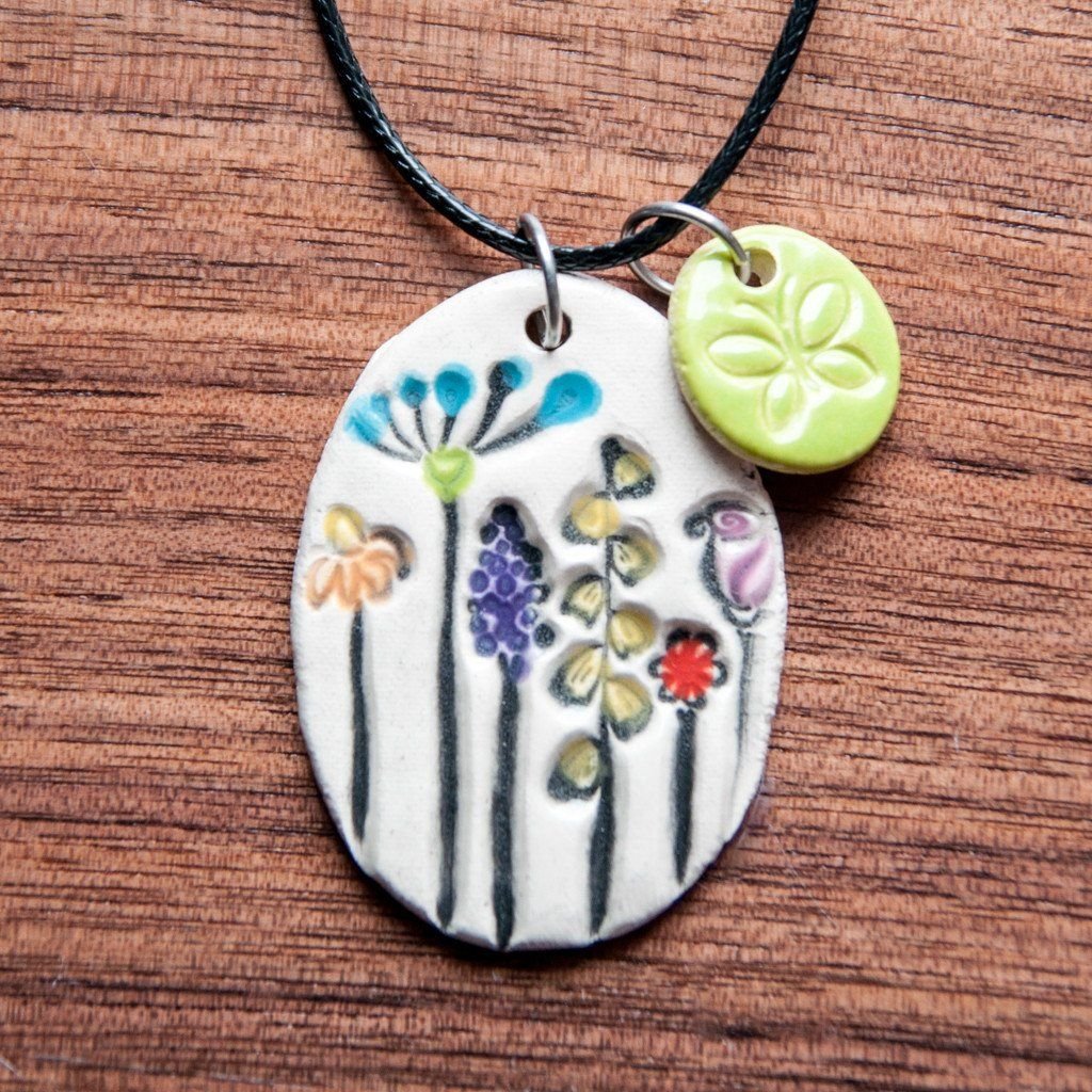 Стильные кулоны из полимерной глины