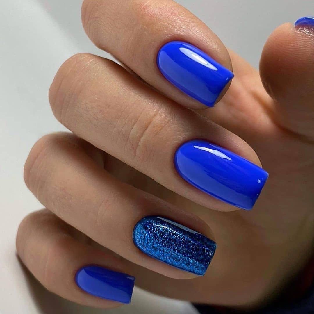 Синий маникюр