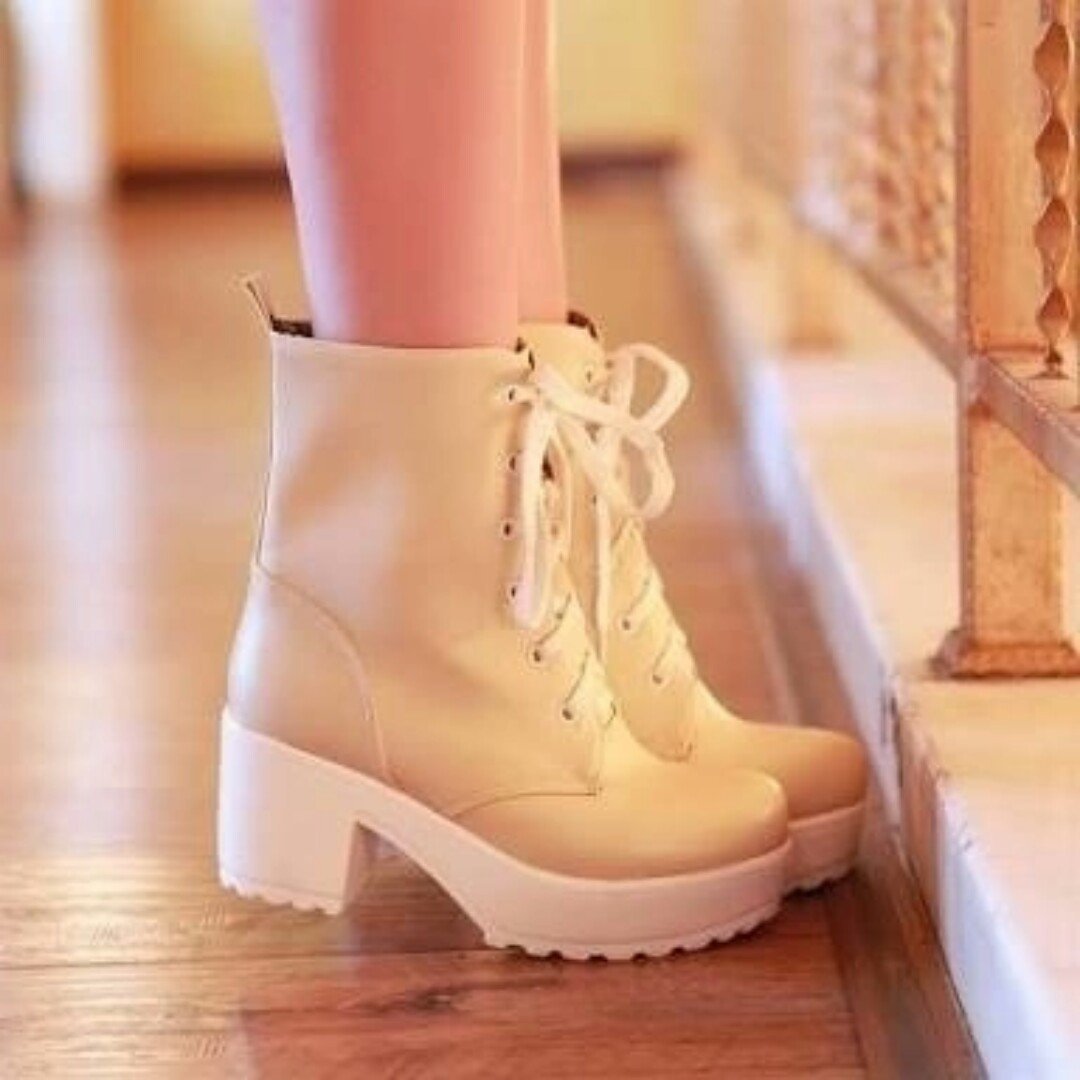 Красивые ботинки женские