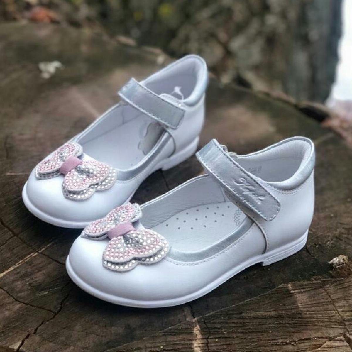 Туфли на невысоком каблуке женские