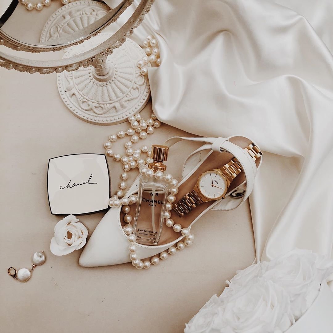 Красивая раскладка украшений