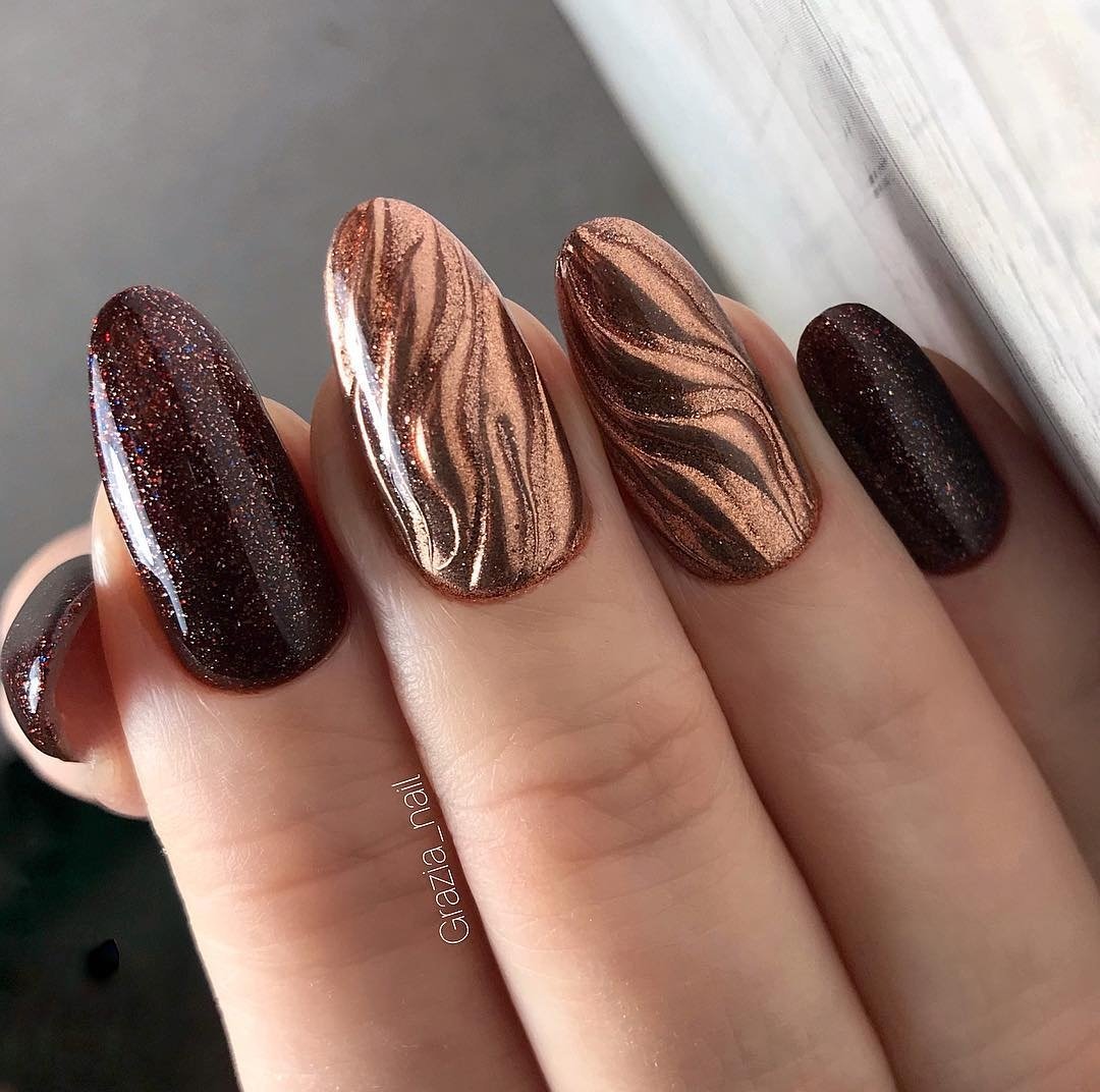 Маникюр в коричневых тонах