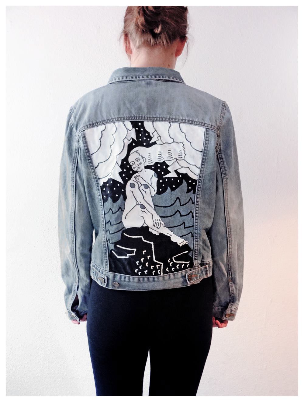 Черная джинсовка с рисунком