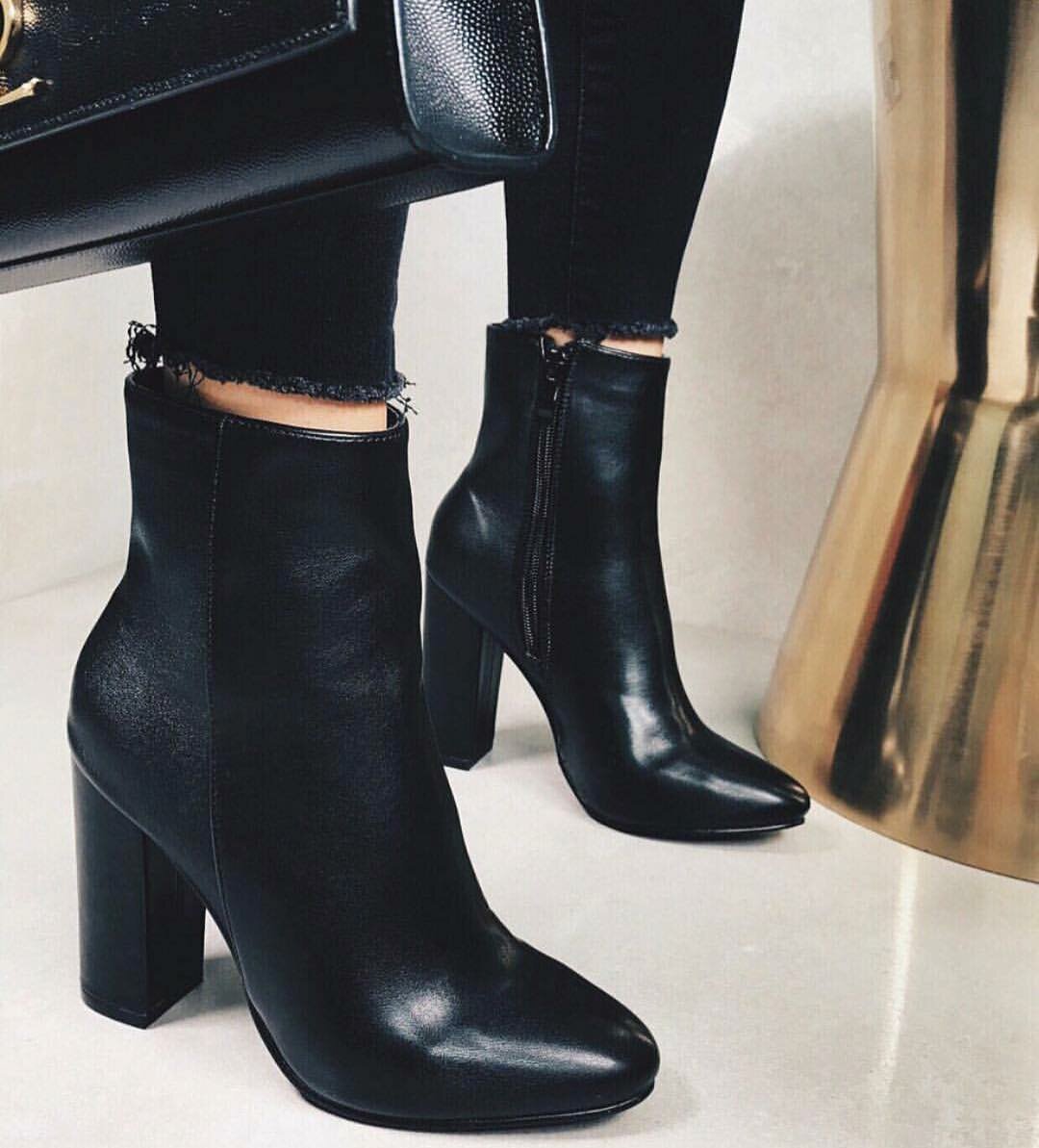 Модные зимние сапоги женские