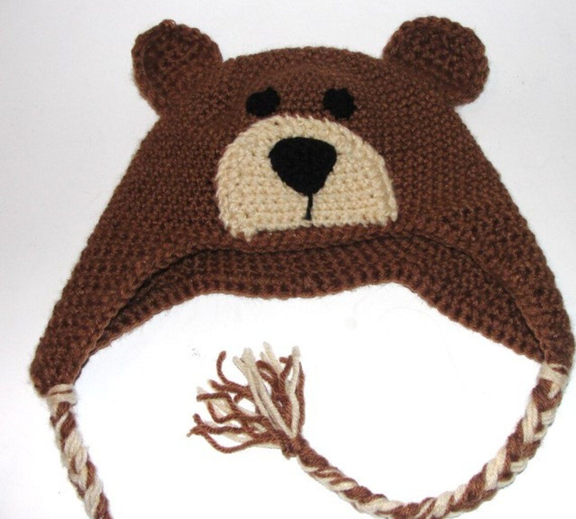 Bear hat. Вязаная шапка Медвежонок. Шапка Медвежонок крючком. Шапка медведь вязаная. Шапка медведь крючком.