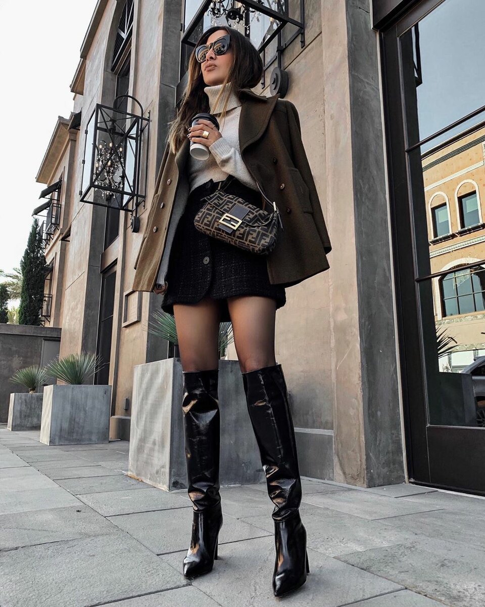 Кожаные шорты и ботфорты