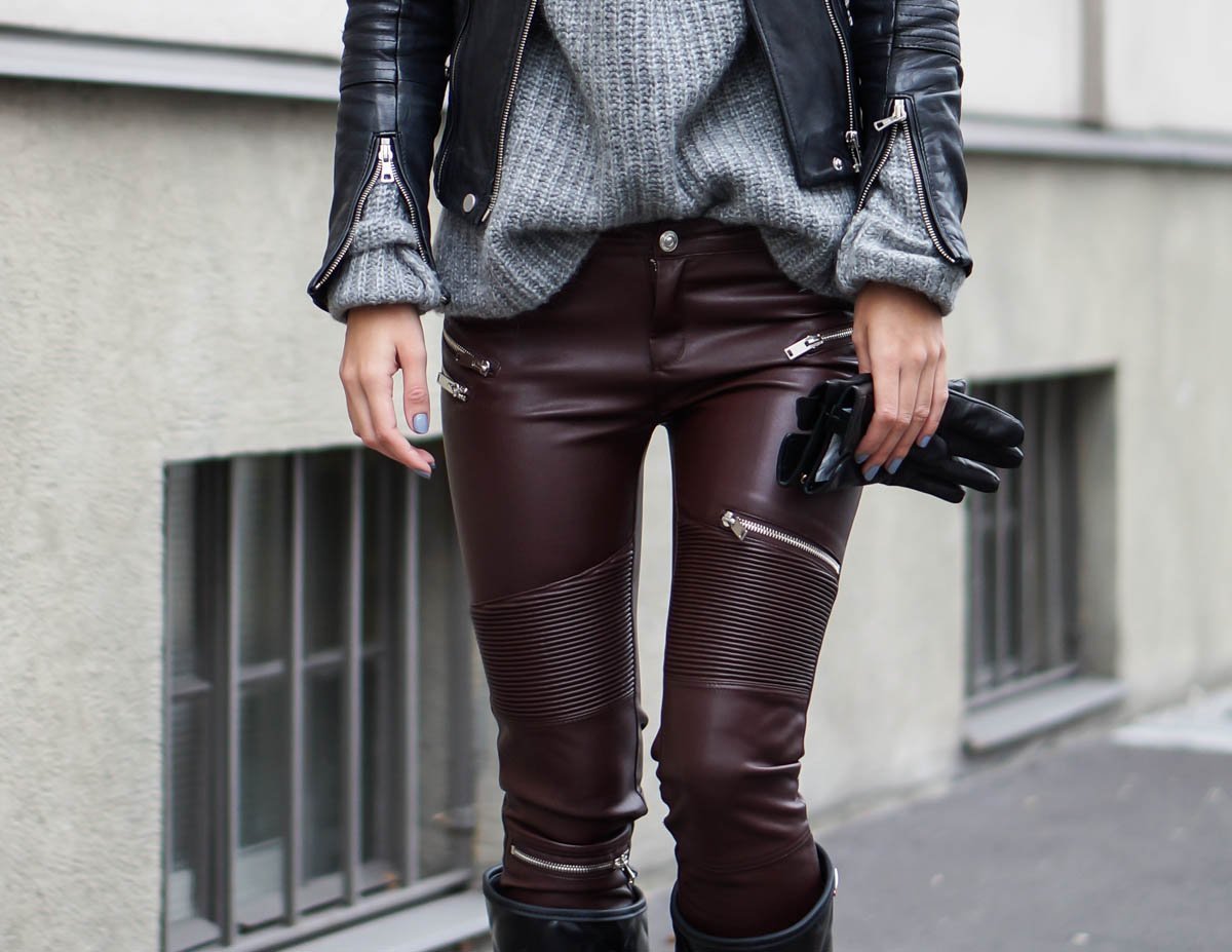 Стильный лук с кожаными брюками