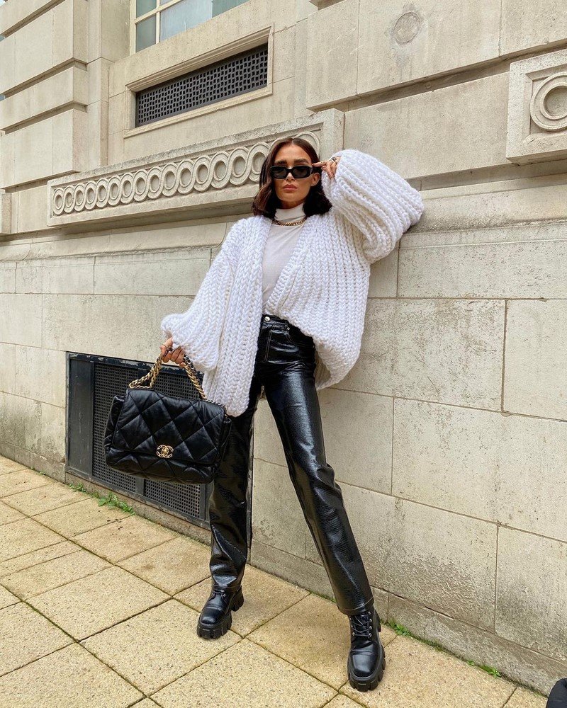 Образ с кожаными ш Анами