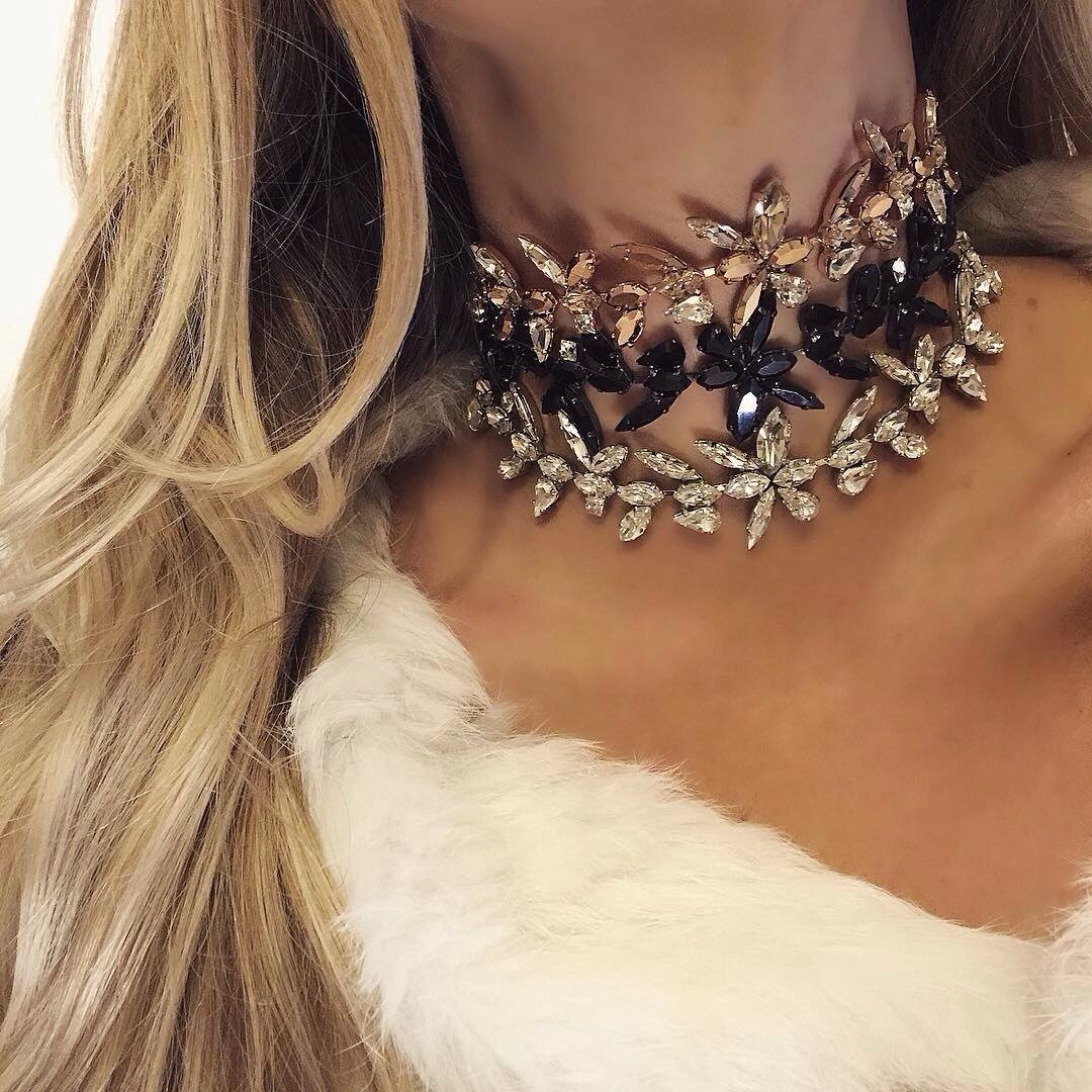 Украшение на шею