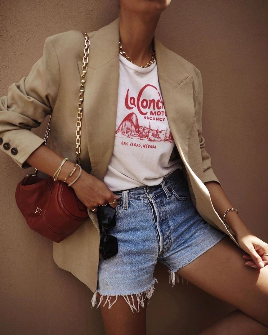 Мэдисон бир в худи