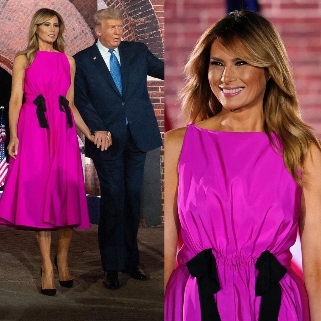 Мелания Трамп платье фуксия