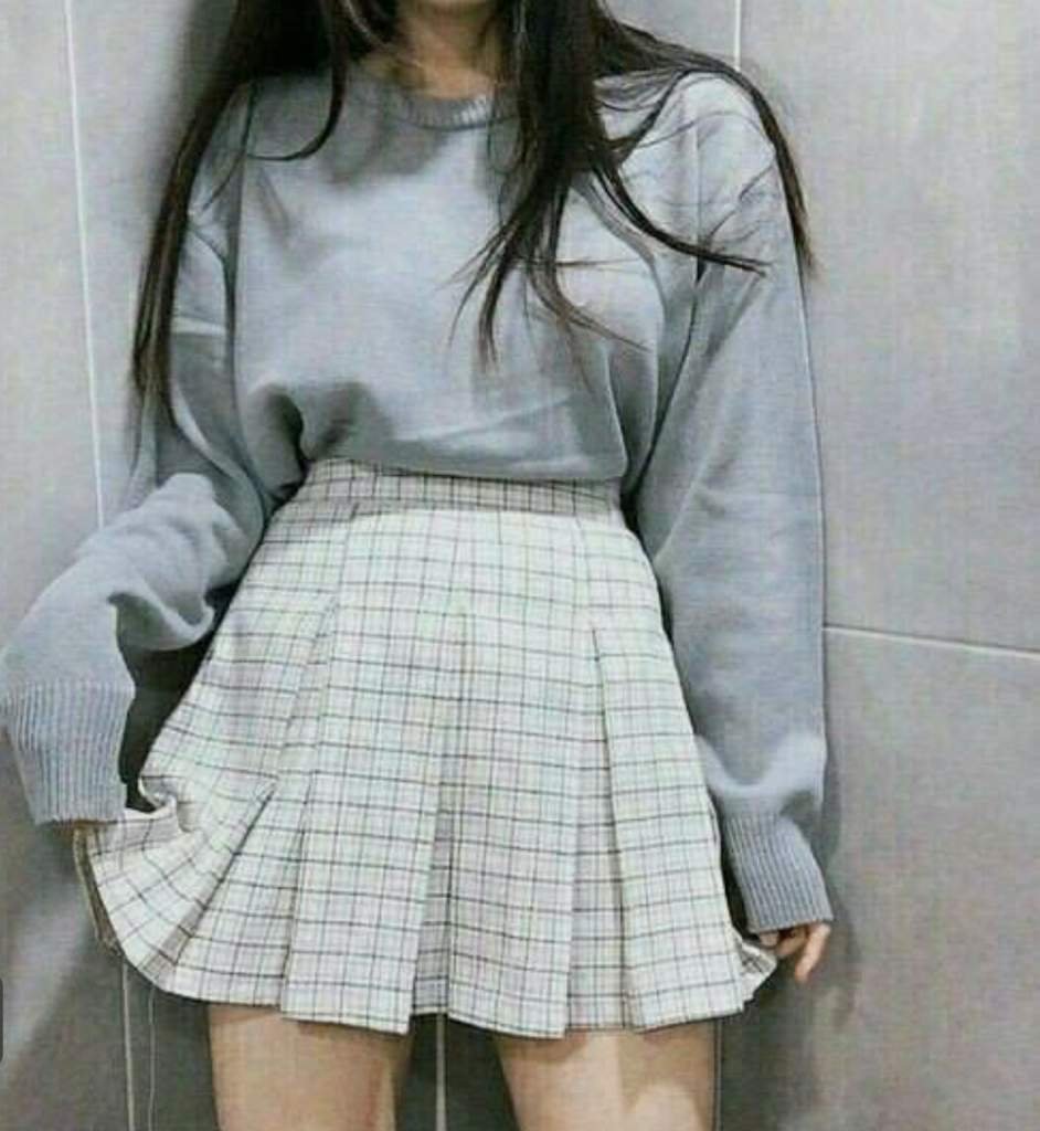 Эстетичная одежда с юбкой