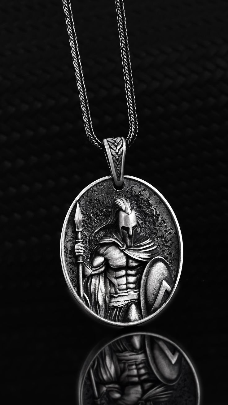 Медальон с гравировкой