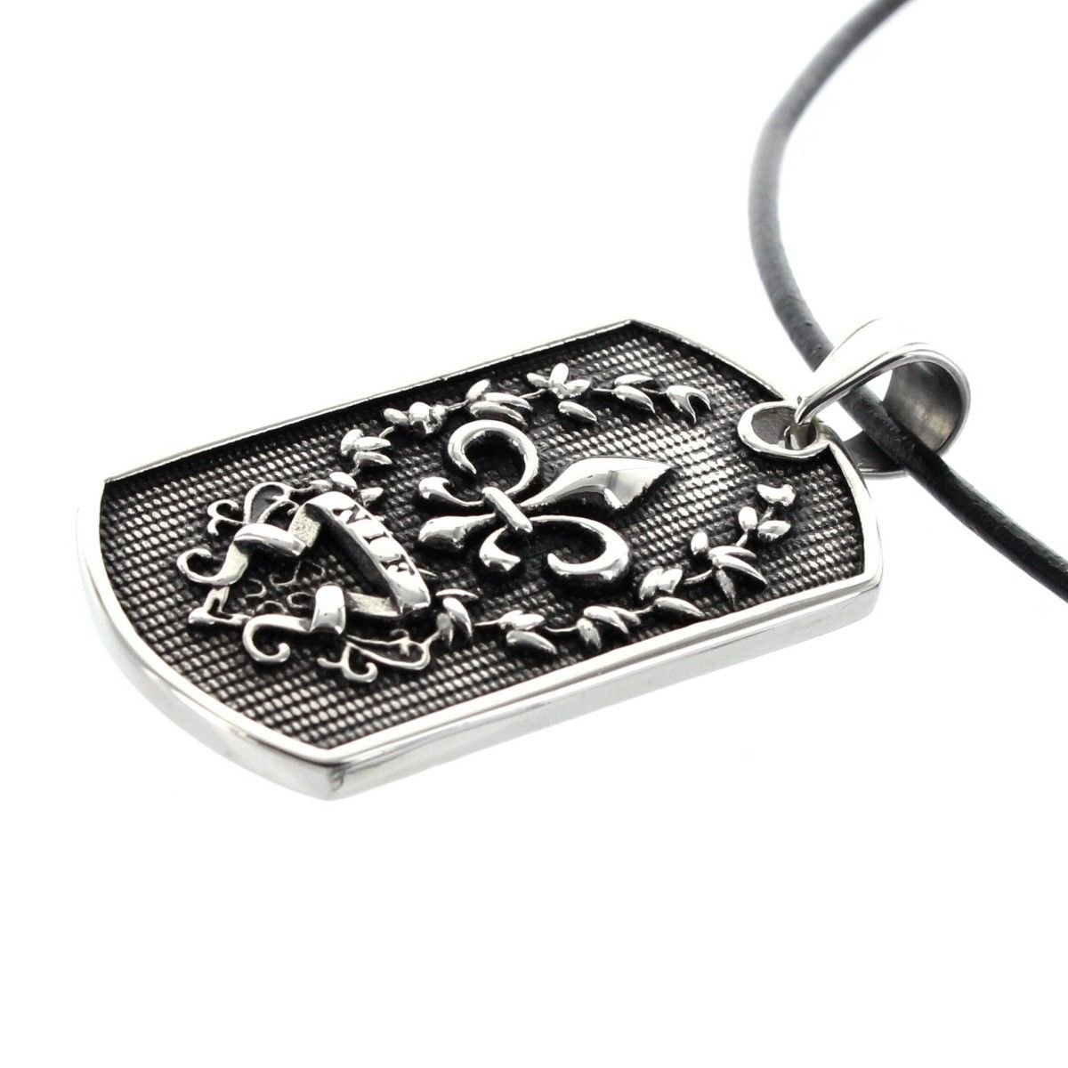 Гравировка на золотых украшениях