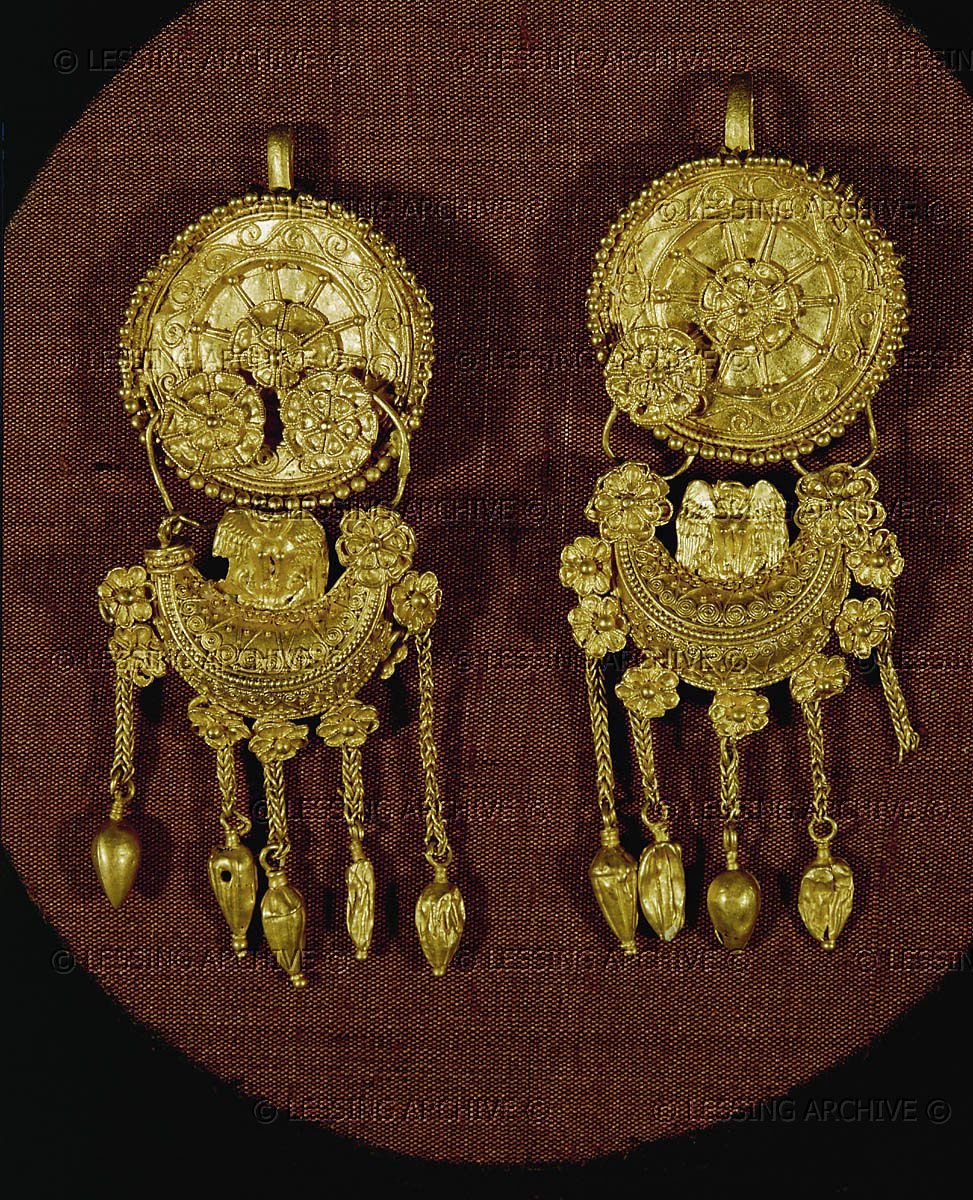 Древние украшения найденные на Кавказе