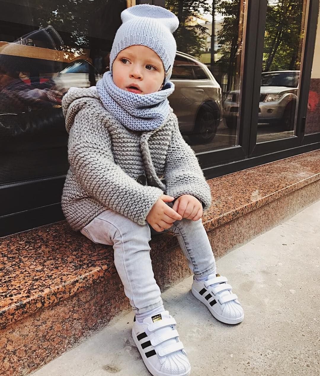 Стильный свитер для девочки