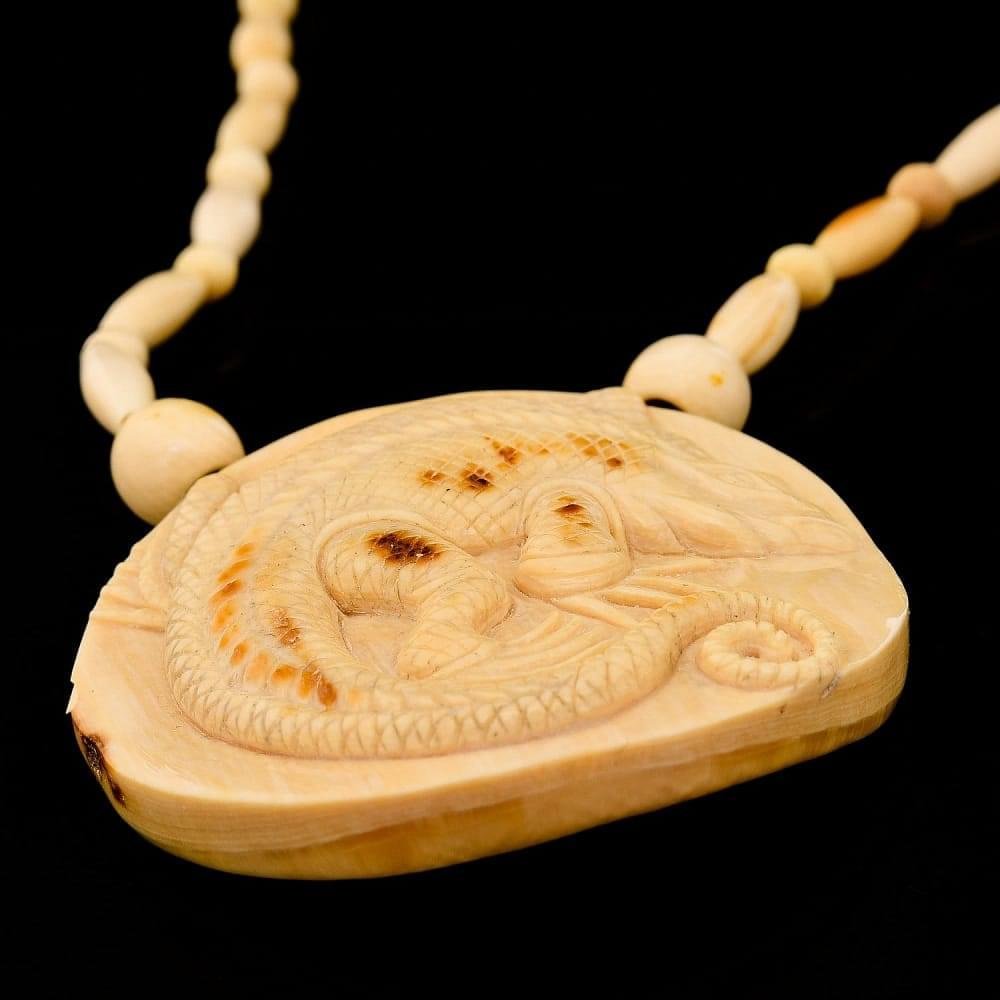 Подвески из бивня мамонта