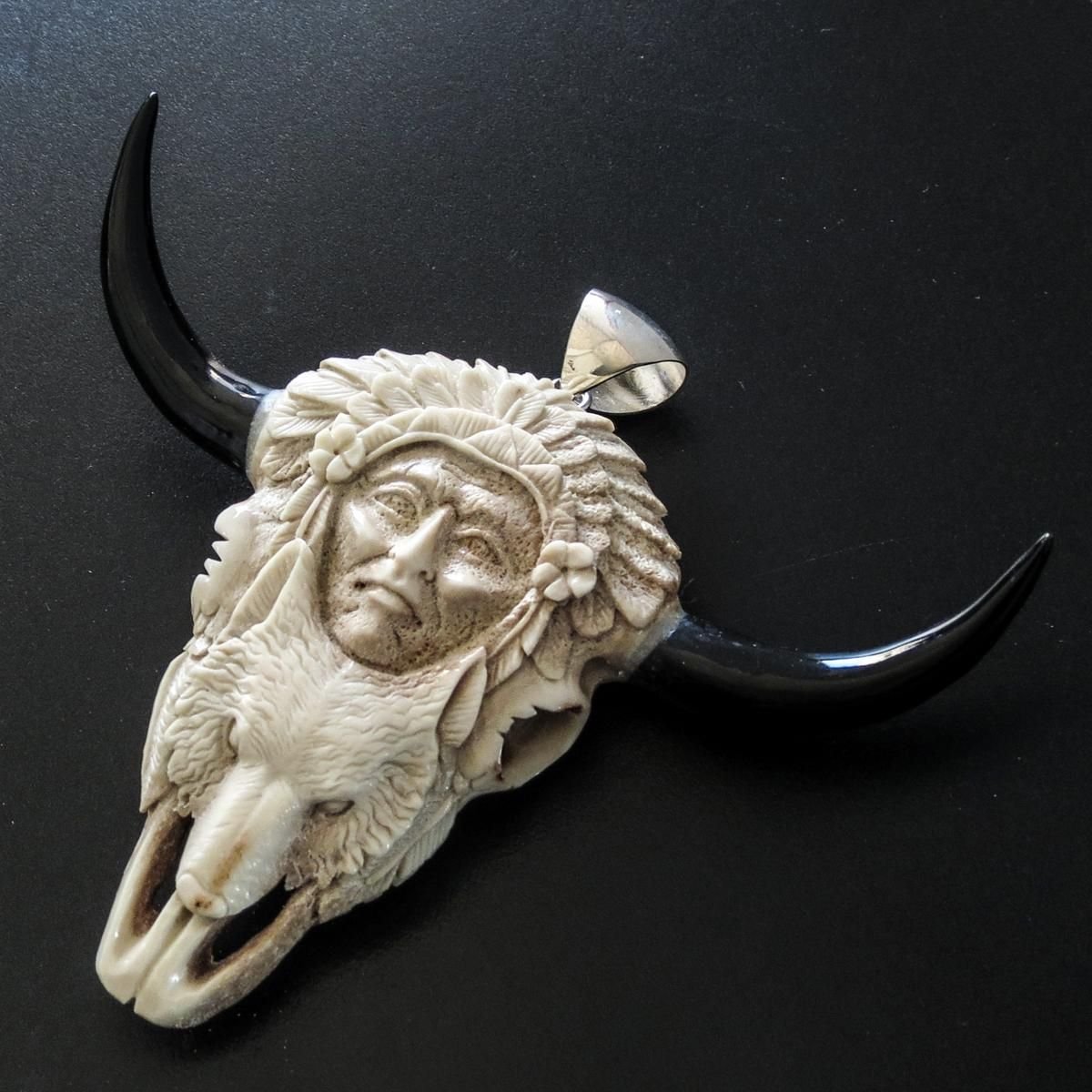 Кулон из бивня мамонта