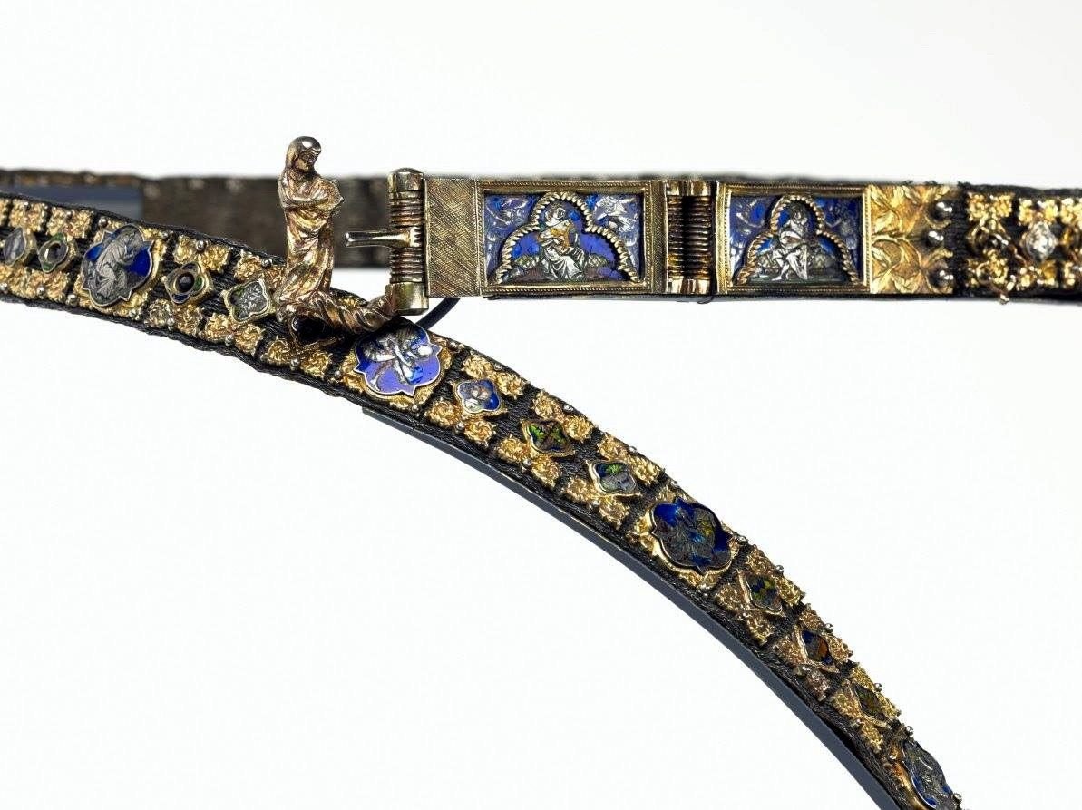 Средневековый женский поясной ремень