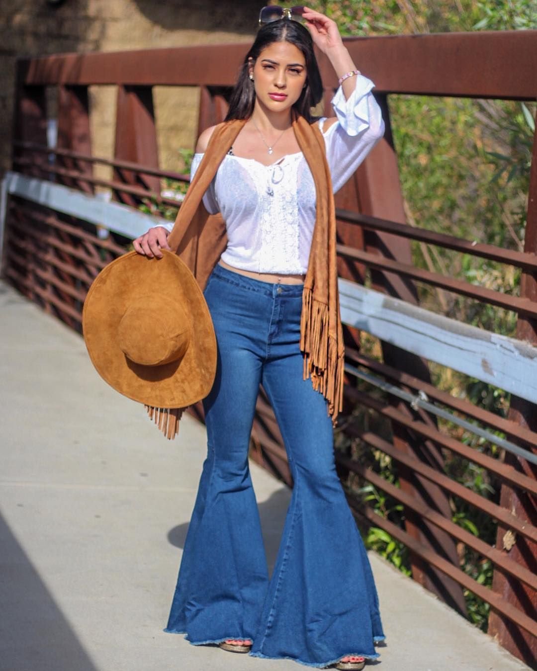 Образ с брюками клеш