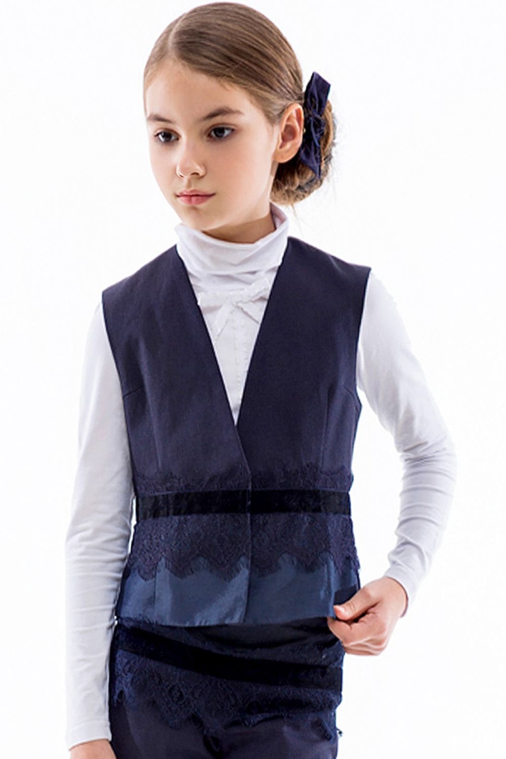 Трикотажный жилет для девочки