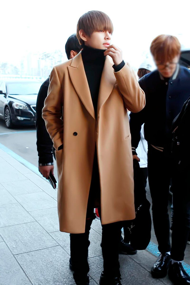 Тэхен БТС В пальто