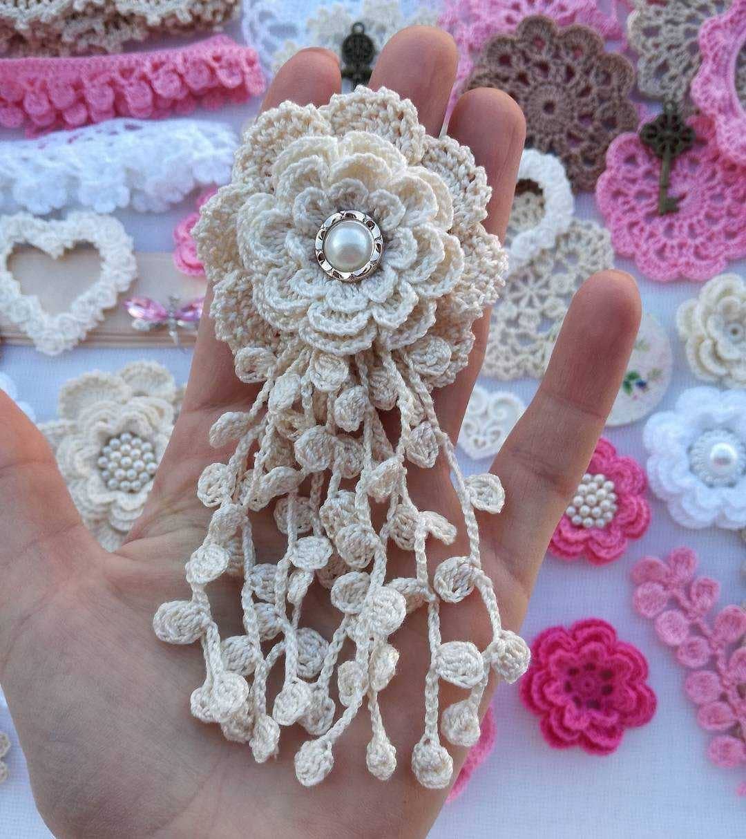 Необычные вязаные украшения