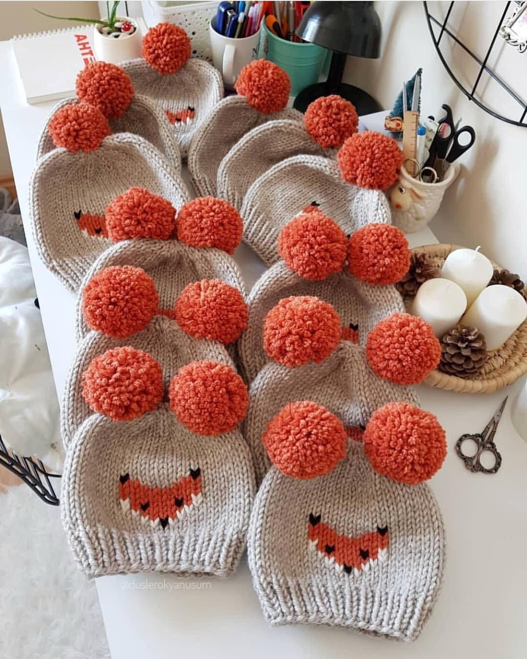 Брошь крючком